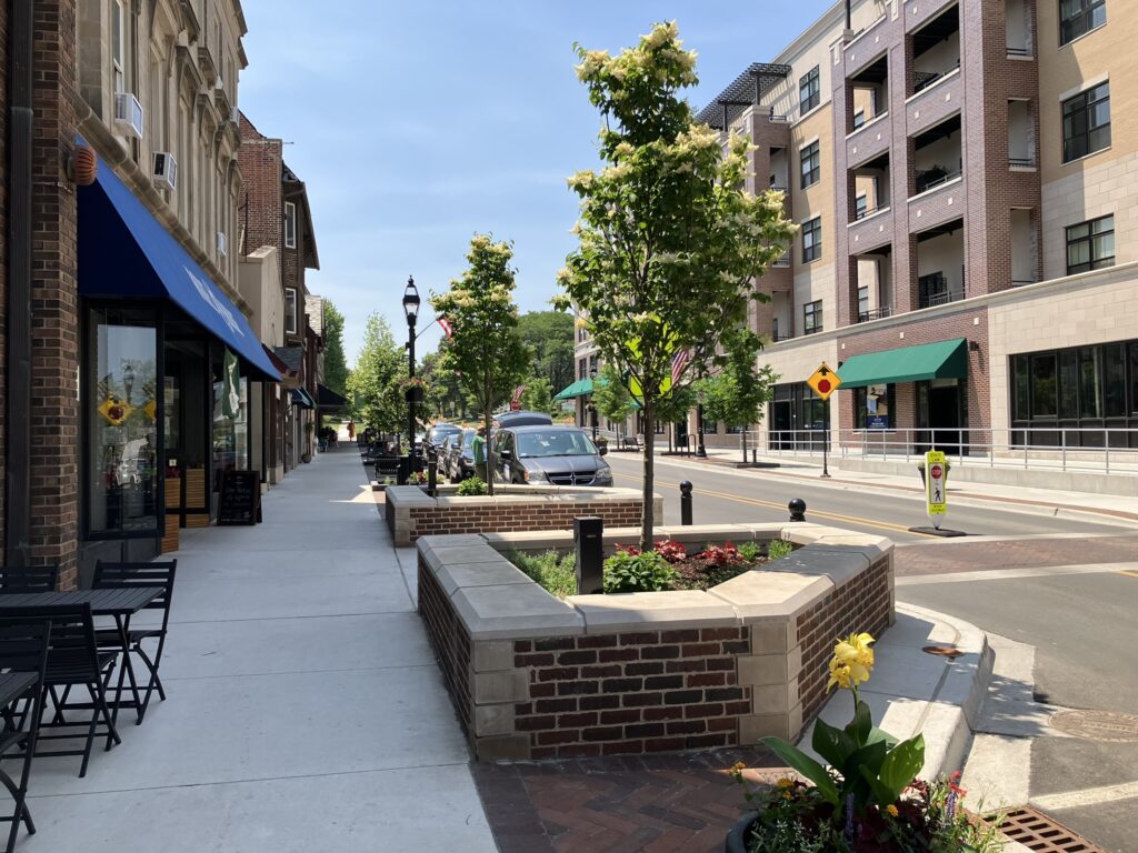 Updates Downtown Glen Ellyn Streetscape